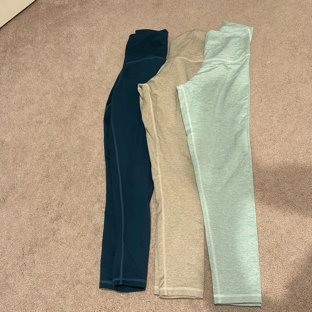 DYI Signature leggings size medium